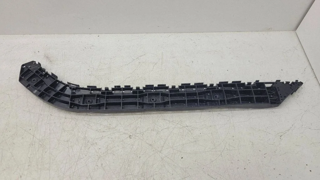Tagumise kaitseraua kinnitusklamber – Subaru Outback (BS) (2015-2019)