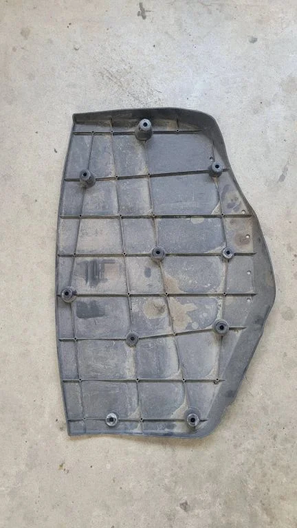 Engine splash shield/under tray 670004358
