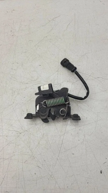 Engine bonnet/hood lock/catch B805