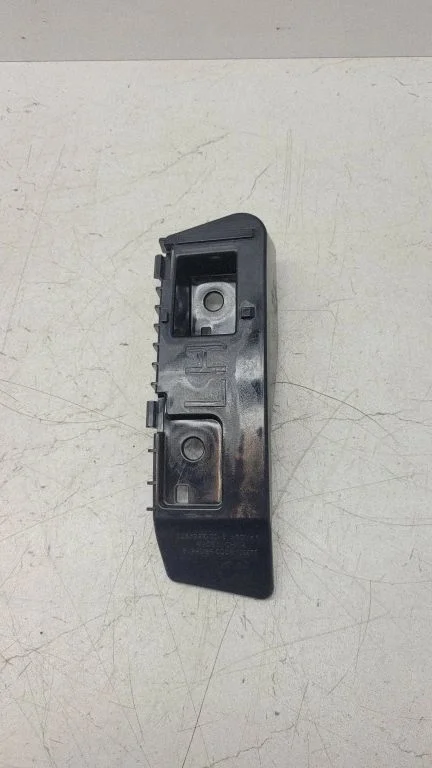 Rear bumper mounting bracket 108399200E