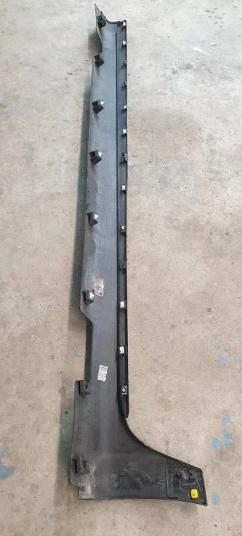 Sill – Chrysler Pacifica (2017-)
