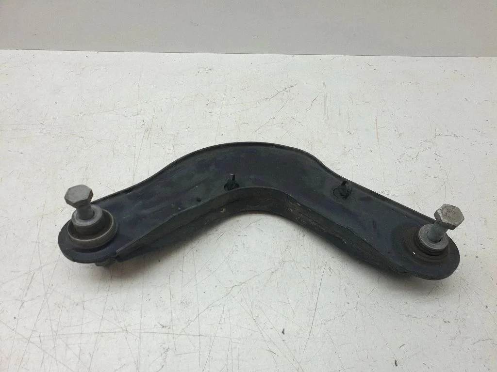 Rear upper control arm/wishbone – Chrysler Pacifica (2017-)