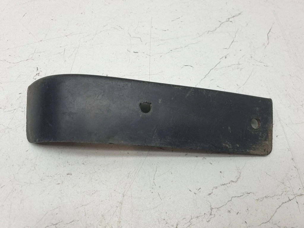 Front bumper mounting bracket 101632400B