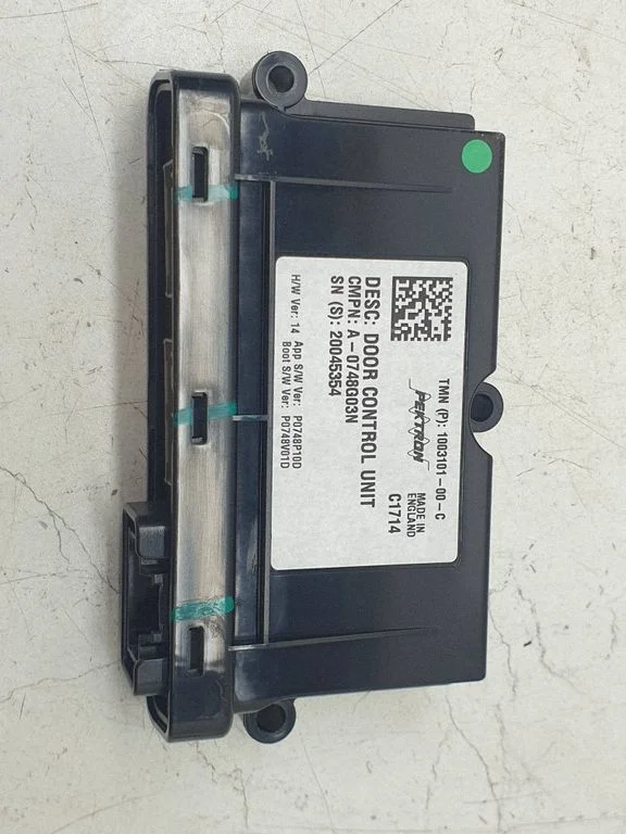 Door control unit/module – Tesla Model S (2012-)