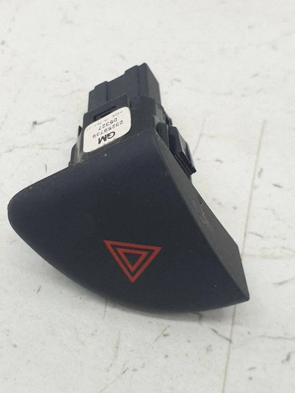 Hazard light switch 23259739