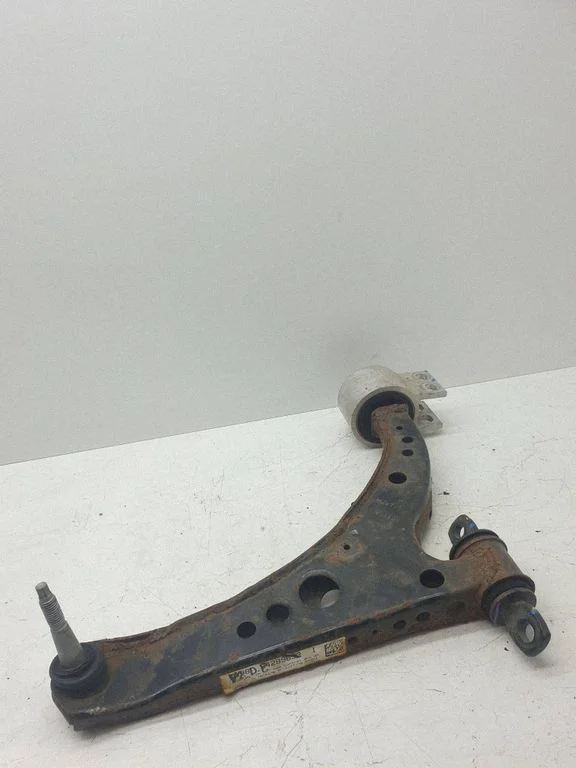 Front lower control arm/wishbone 84289632