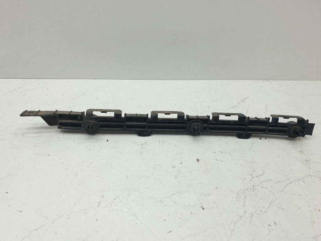 Aizmugurējā bufera turētājs 600818100C