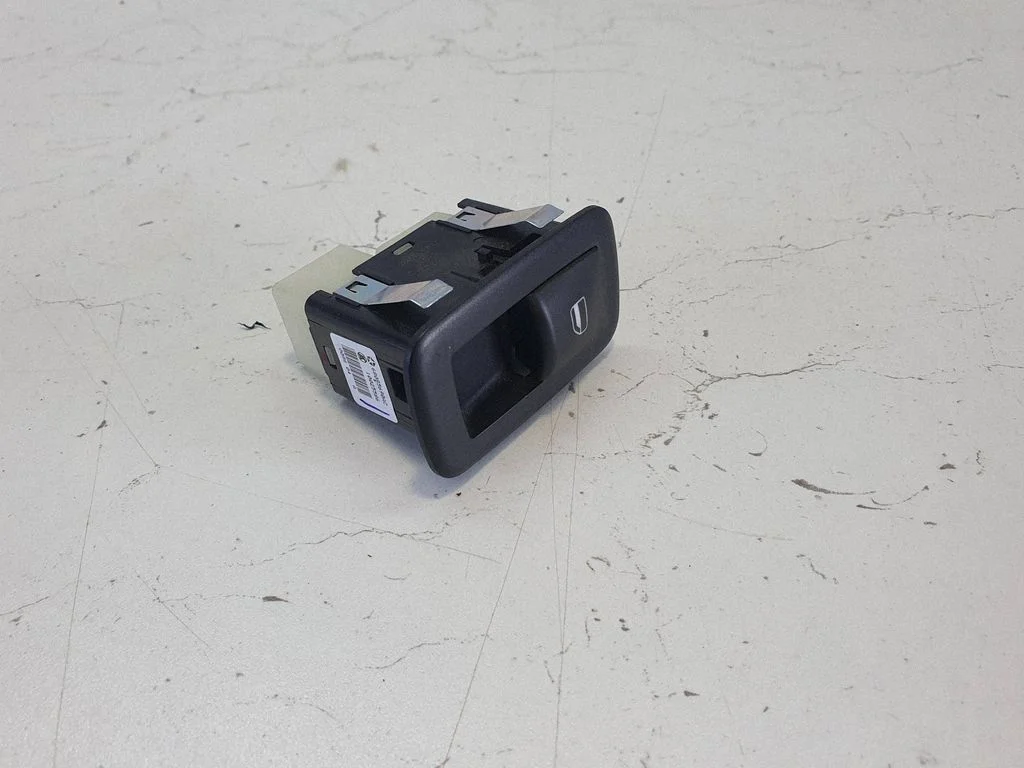 Elektrisko logu slēdzis 68085690AC