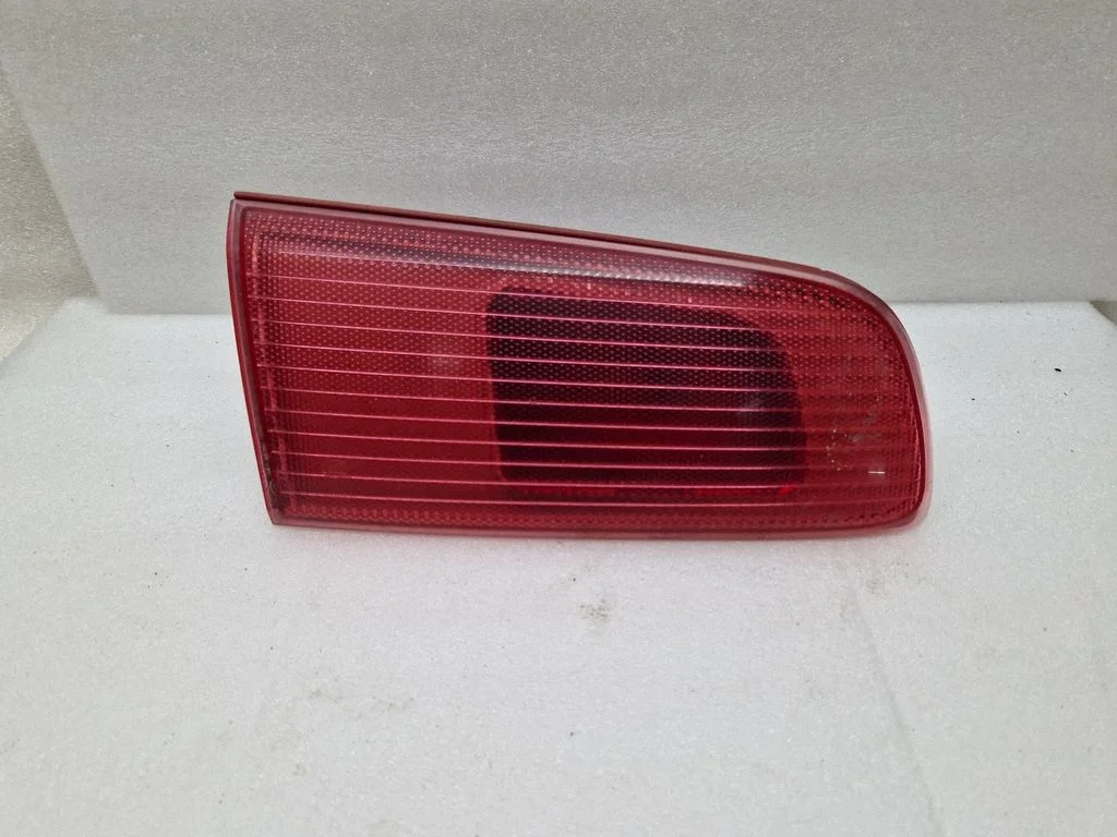 Tailgate rear/tail lights 2NE96483501
