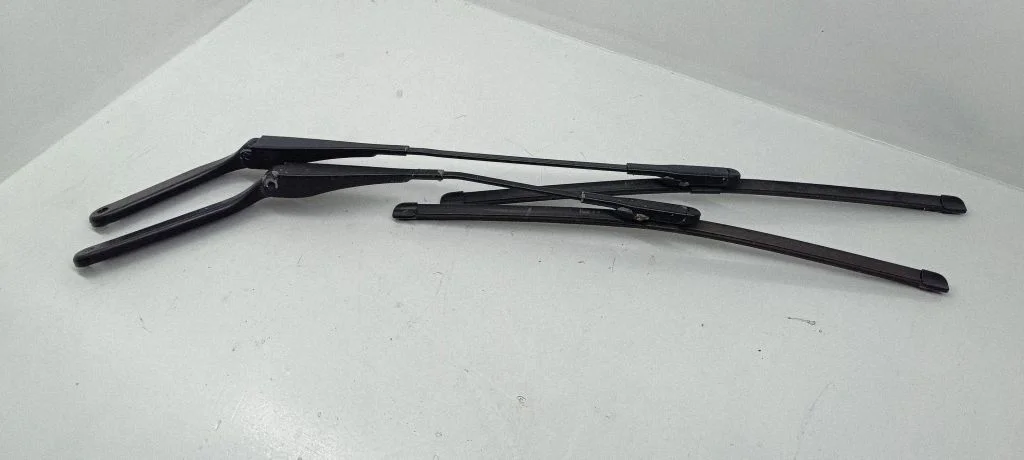 Windshield/front glass wiper blade 178539