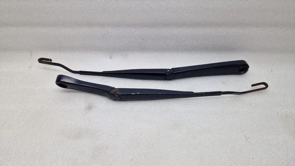 Ramię wycieraczki przedniej 12760916 – Saab 9-3 Ver2 (2003-2007)