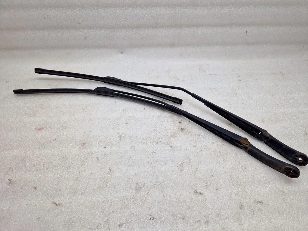 Front wiper blade arm 7H1955409C