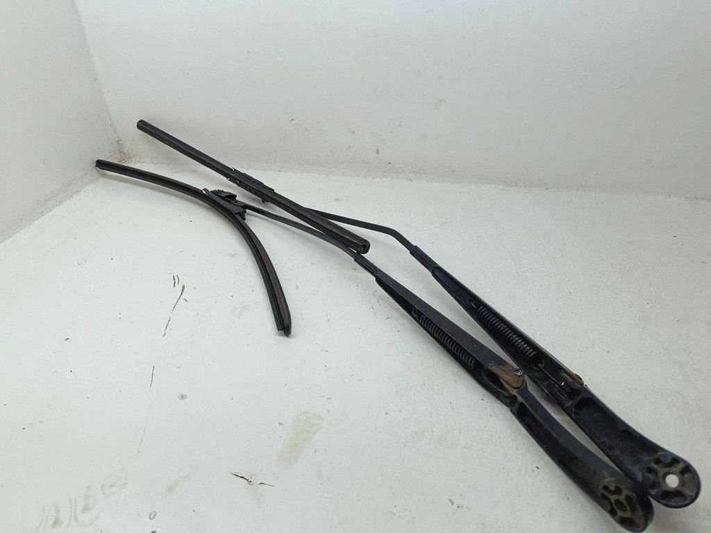 Windshield/front glass wiper blade – Volkswagen Transporter - Caravelle T5 (2003-2015)