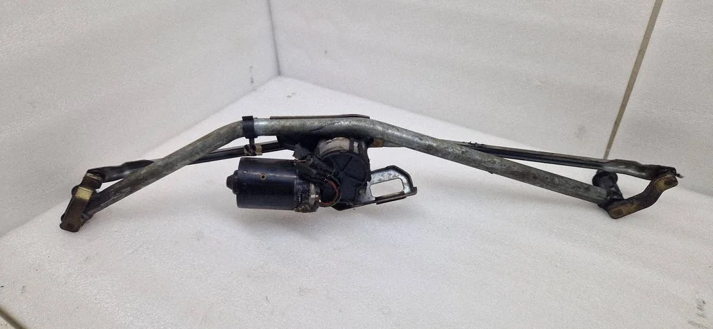 Front wiper linkage and motor – Volkswagen Transporter - Caravelle T4 (1991-2003)