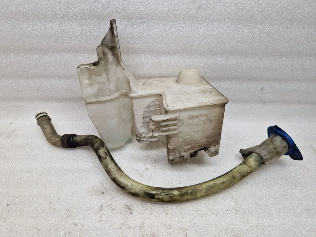 Windshield washer fluid reservoir/tank – front