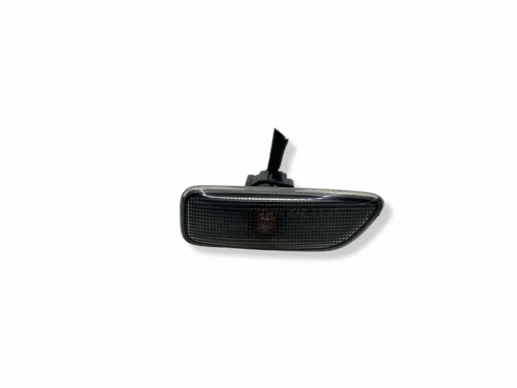 Front fender indicator light 8658945