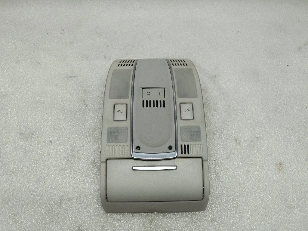 Front seat light 4F0947135H