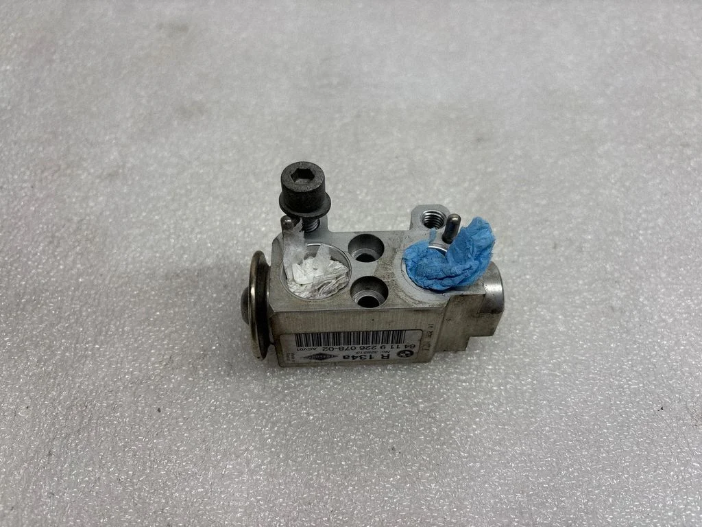 Air conditioning (A/C) expansion valve – BMW X1 E84 (2009-2015)
