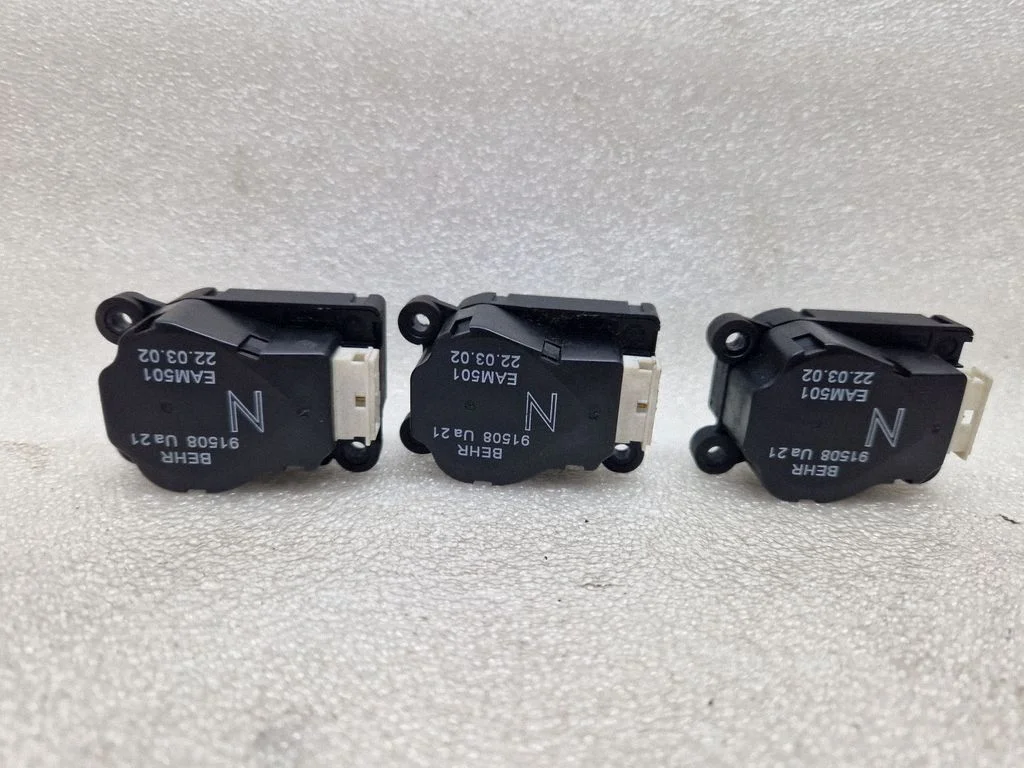Gaisa aizvara motoriņš/aktuators 41047324