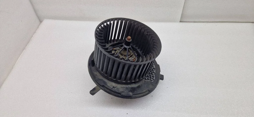 Krāsniņas ventilators/pūtējs 3C1820015Q