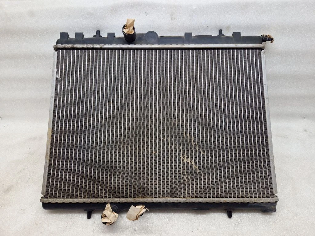 Dzesēšanas šķidruma radiators 6370601E