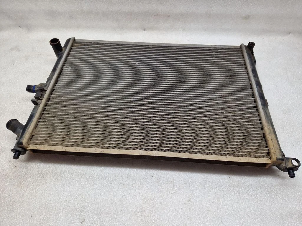 Coolant radiator – front