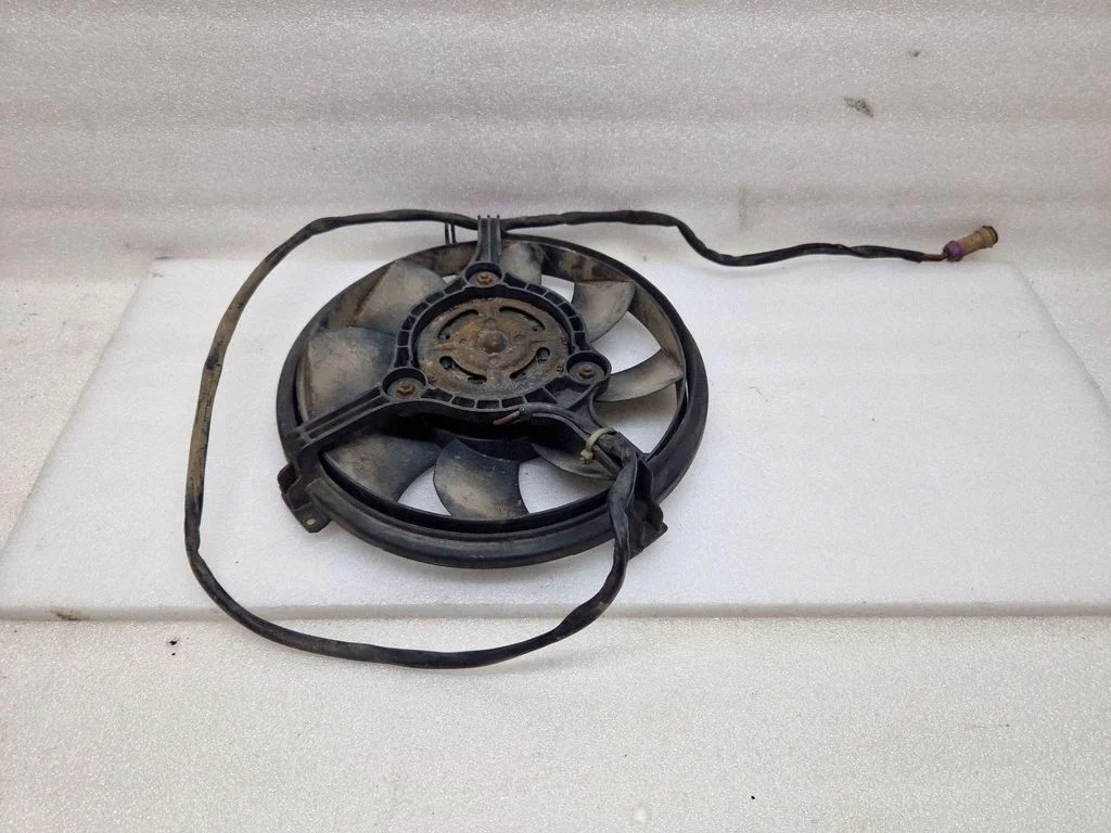 Elektriskais radiatora ventilators 8D0959455L