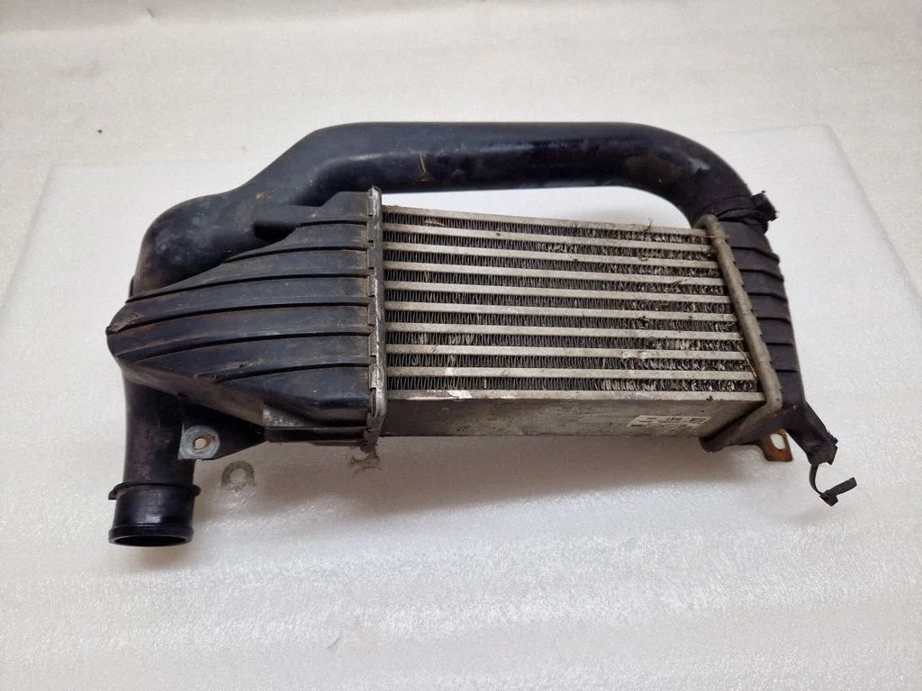 Starpdzesētāja (interkūlera) radiators 13128926