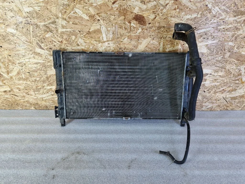 Jahutusvedeliku radiaator – Volkswagen Transporter - Caravelle T4 (1991-2003)