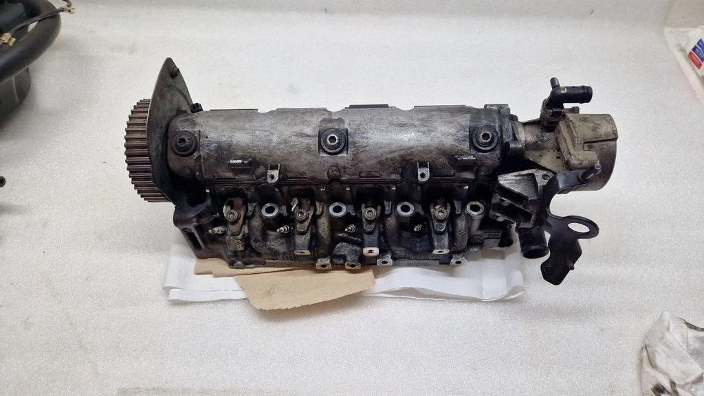 Engine head 8200060882