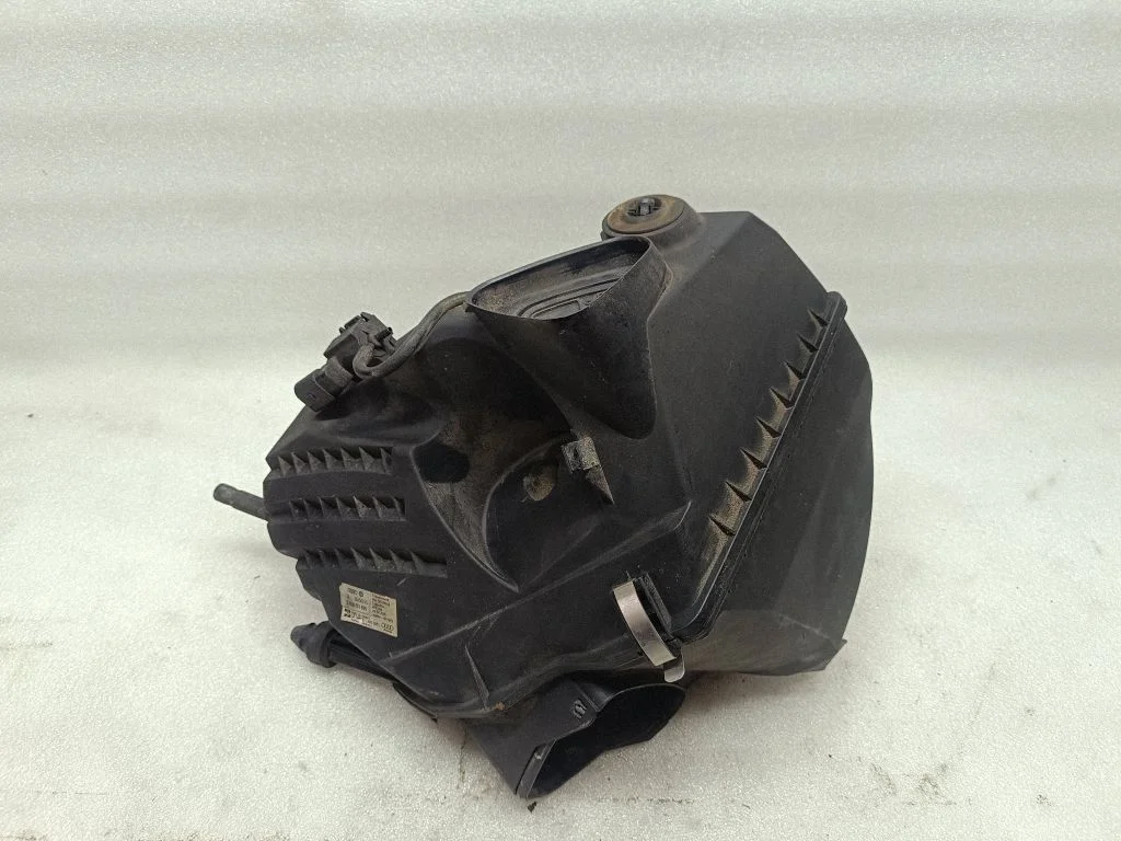 Air filter box 059133843B