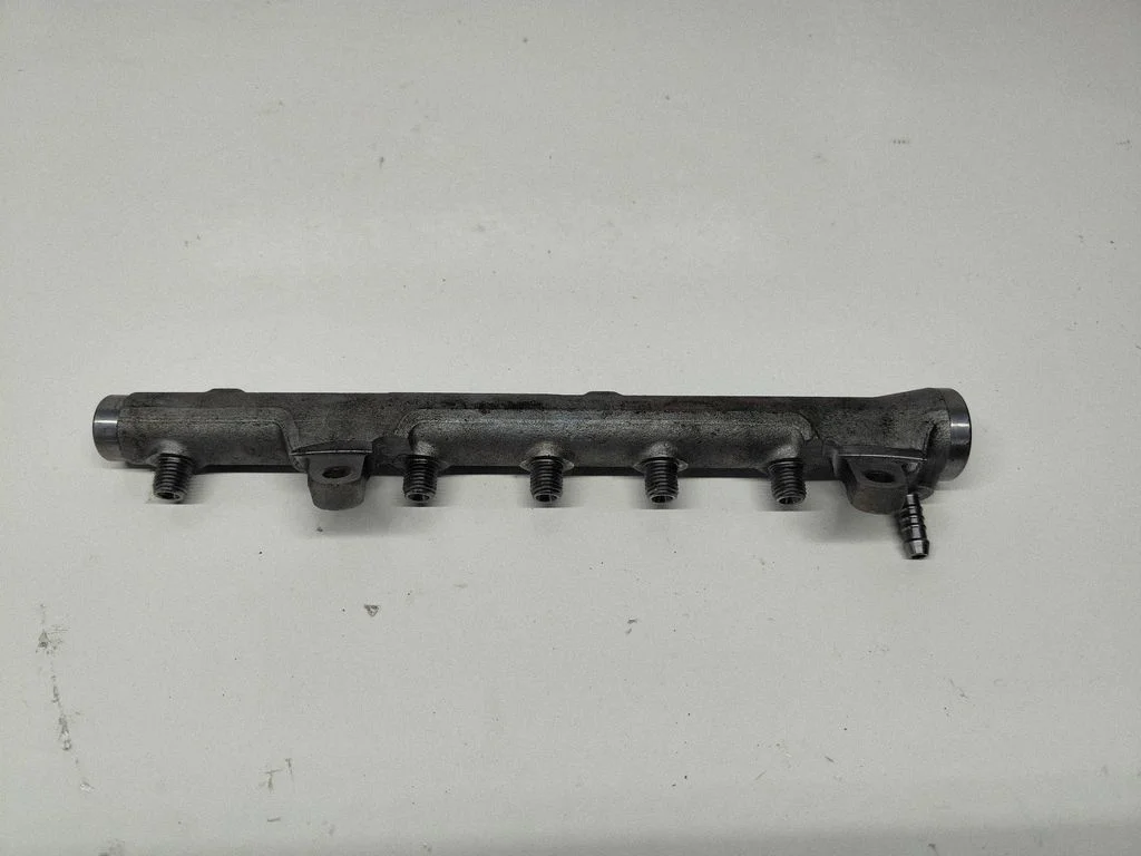 Fuel main line pipe R03L125A