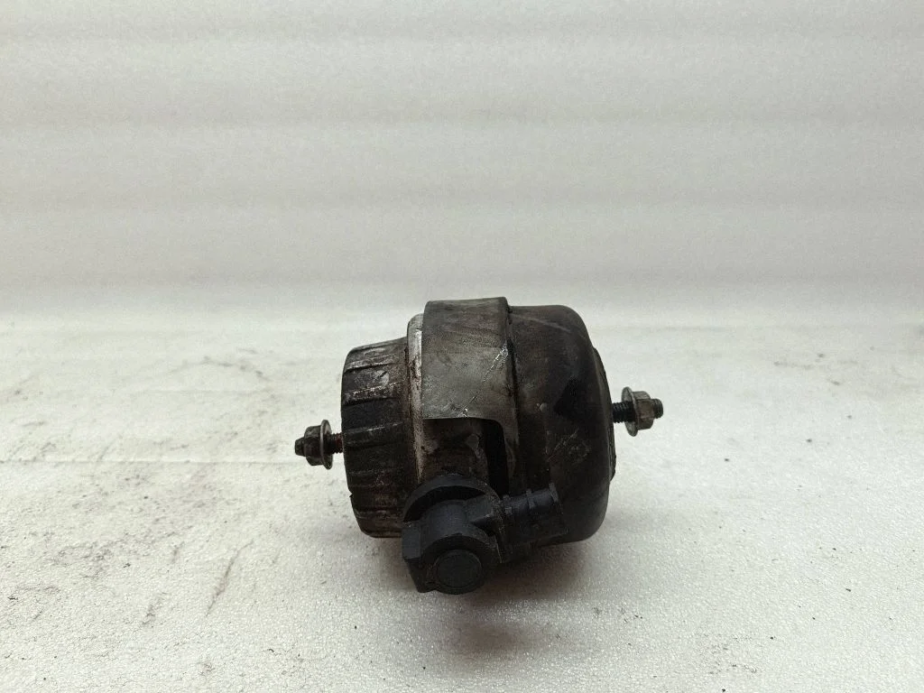 Engine mount bracket – left