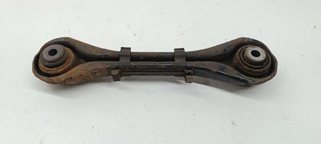 Rear control arm 6777980