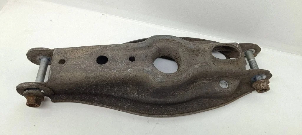 Rear upper control arm/wishbone