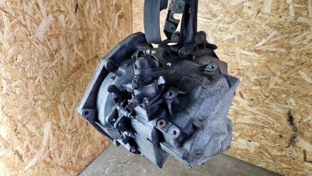 Mechaninė 6 pavarų dėžė