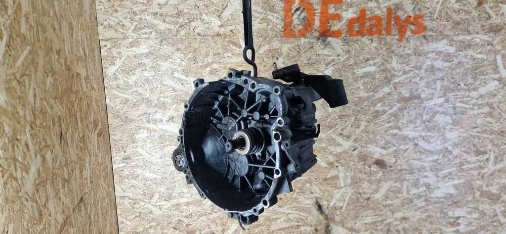 Mechaninė 5 pavarų dėžė