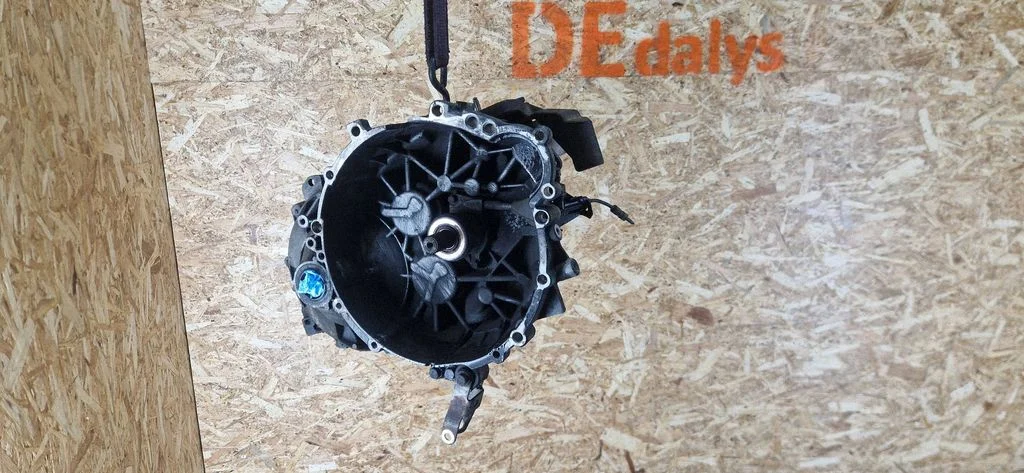 Mechaninė 5 pavarų dėžė