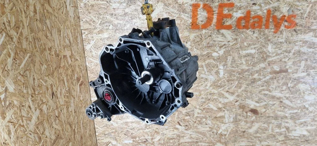 Mechaninė 5 pavarų dėžė