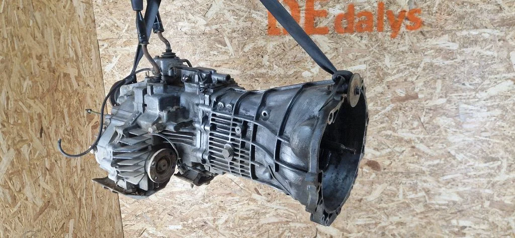 Mechaninė 5 pavarų dėžė