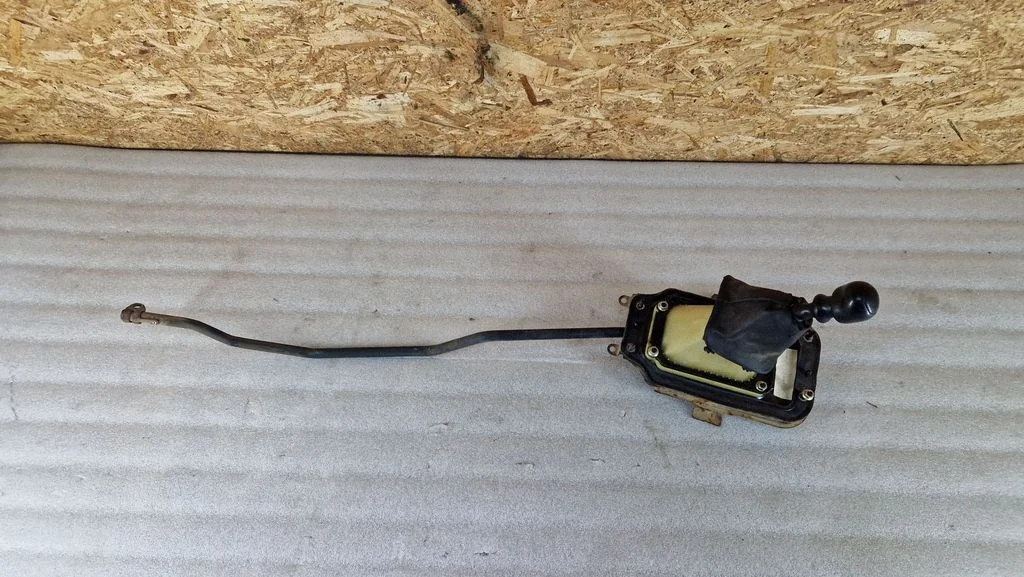 Gear selector mechanism 7700861367