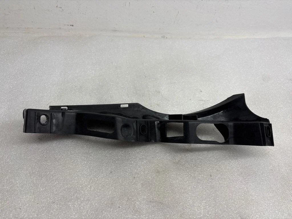 Esistange kinnitusklamber 3C0807890
