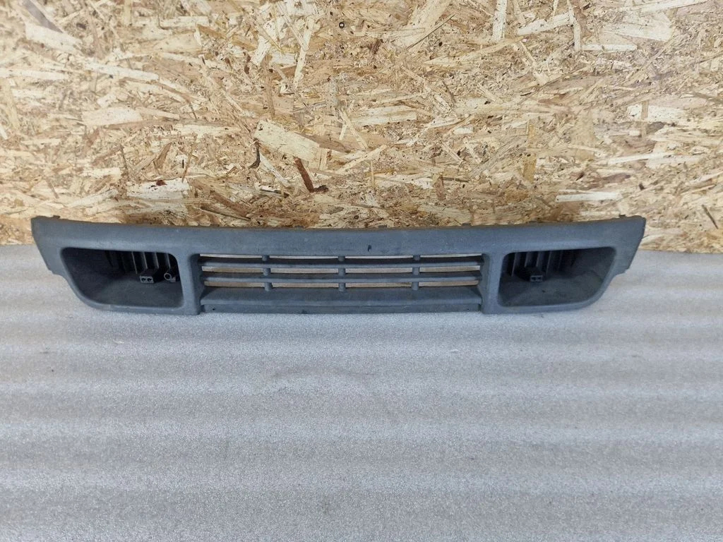 Front bumper lower grill 7H0807719
