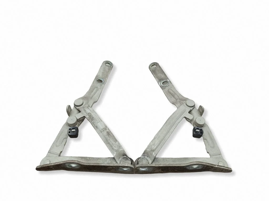 Engine bonnet/hood hinges 7H0823302D