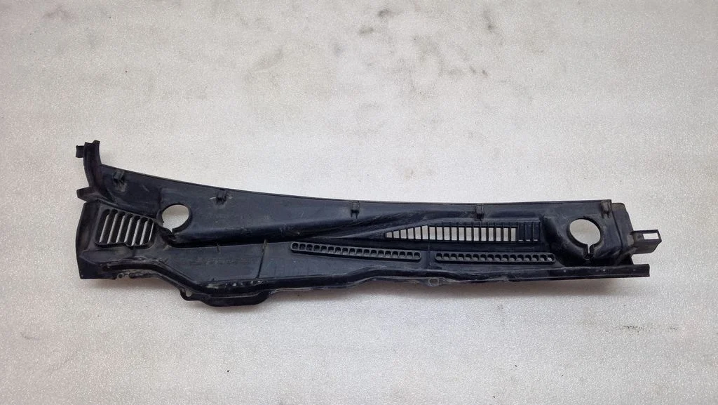 Wiper trim – Suzuki Grand Vitara II (2006-2016)
