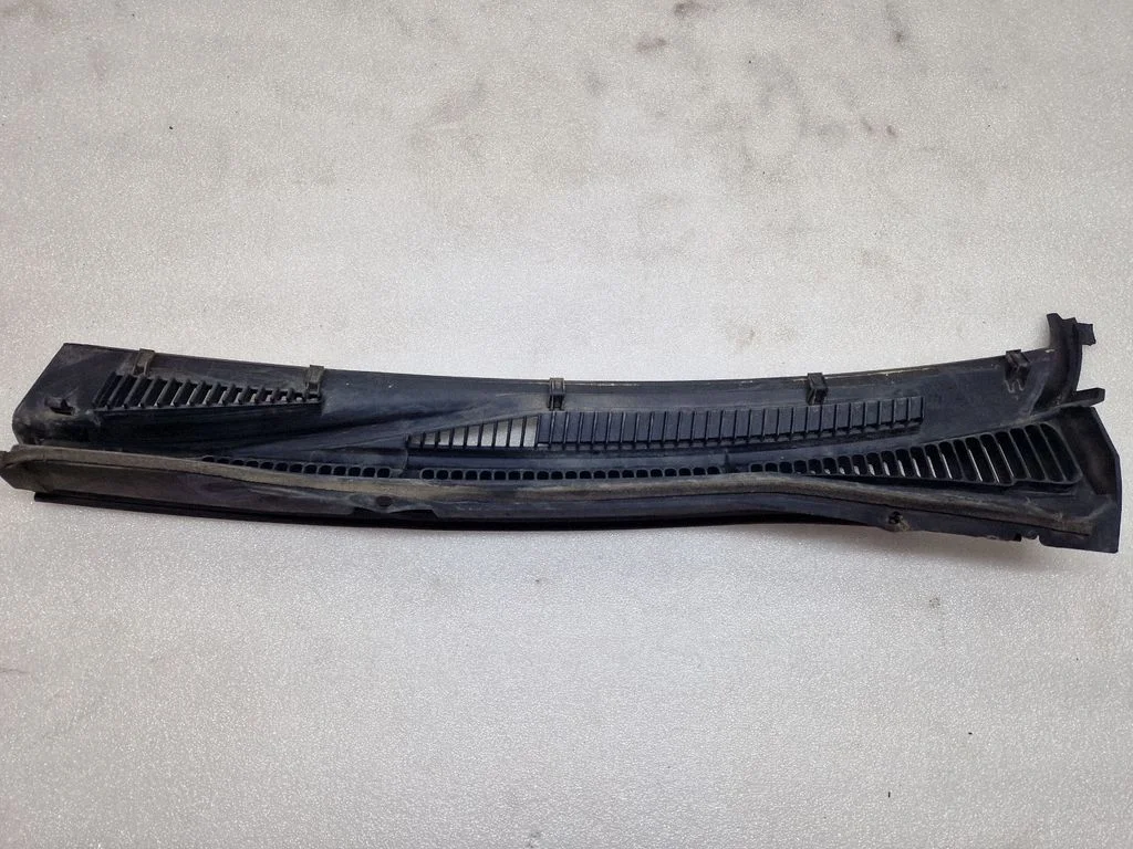 Wiper trim – Suzuki Grand Vitara II (2006-2016)