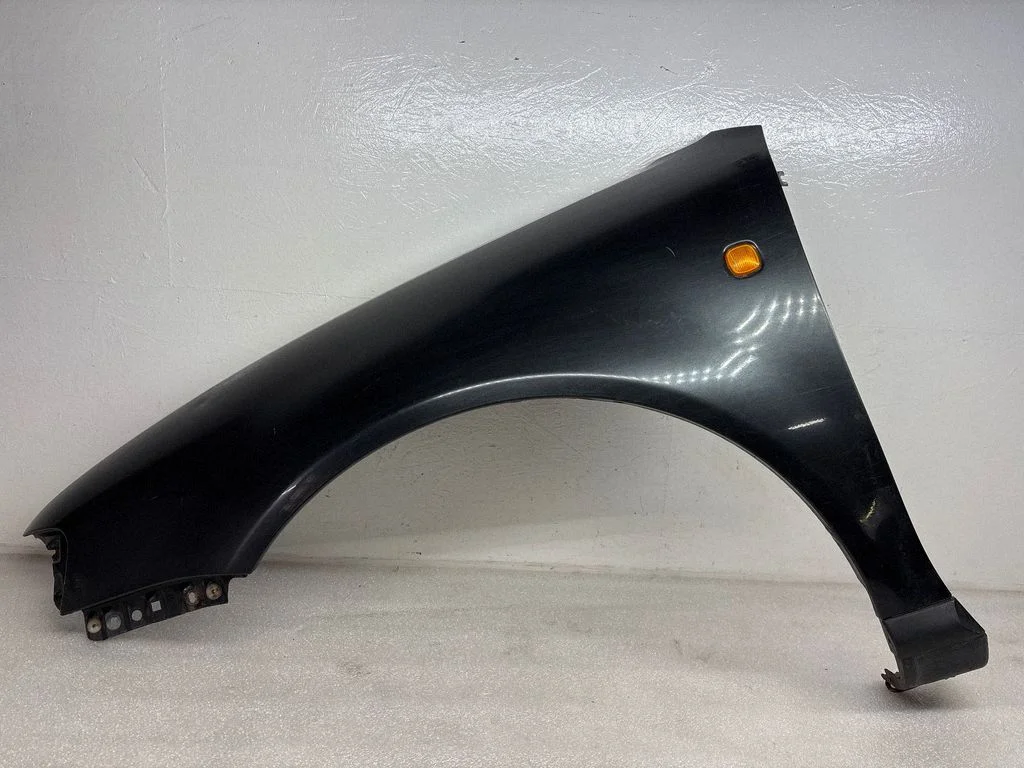 Fender – front left