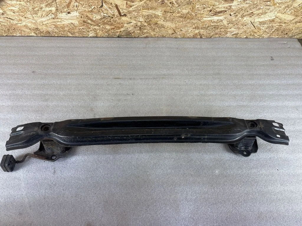 Rear bumper cross member 2990162
