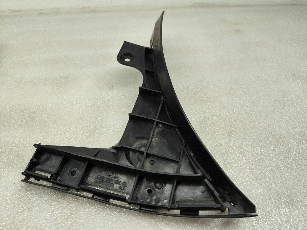 Rear bumper mounting bracket 8L0807377B