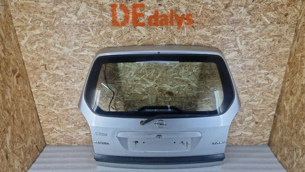 Tailgate/trunk/boot lid – rear